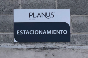 Planus Branding Estacionamiento